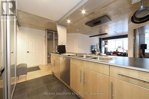 512 - 80 Mill Street, Toronto, ON - Indoor Photo Showing Kitchen With Double Sink