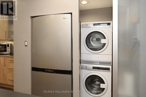 512 - 80 Mill Street, Toronto, ON - Indoor Photo Showing Laundry Room