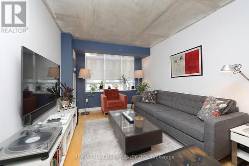 512 - 80 Mill Street, Toronto, ON - Indoor Photo Showing Living Room