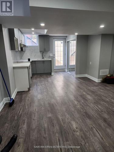 30 Dolly Varden Drive, Brampton, ON - Indoor Photo Showing Kitchen