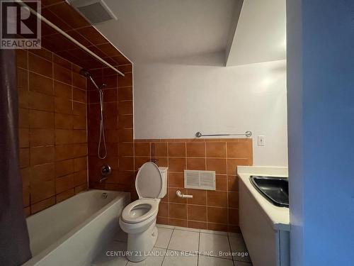 37 Westbourne Court, Richmond Hill, ON - Indoor Photo Showing Bathroom