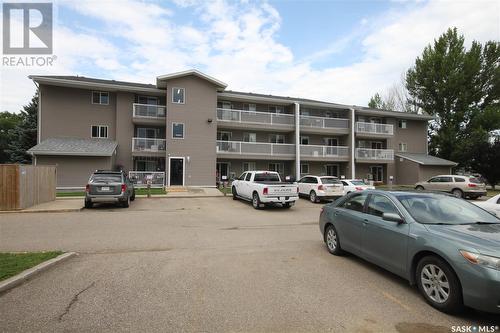 207 1808 Eaglesham Avenue, Weyburn, SK - Outdoor With Balcony With Facade