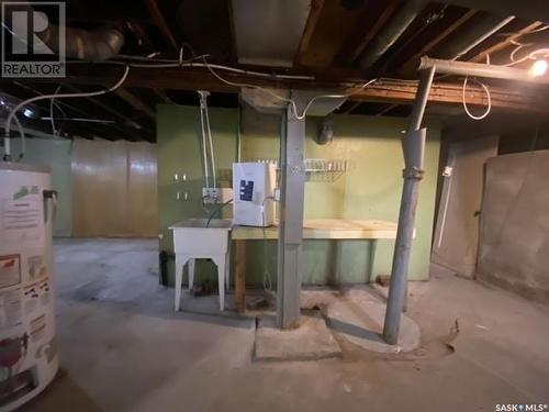 3622 Dewdney Avenue, Regina, SK - Indoor Photo Showing Basement