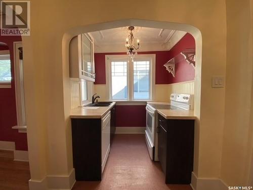 3622 Dewdney Avenue, Regina, SK - Indoor Photo Showing Kitchen With Double Sink