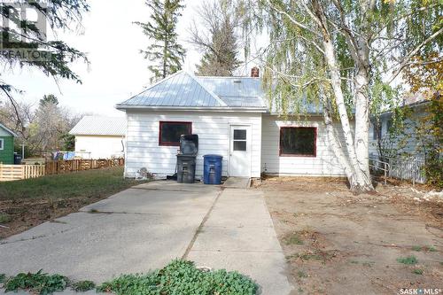 206 7Th Avenue W, Assiniboia, SK - Outdoor