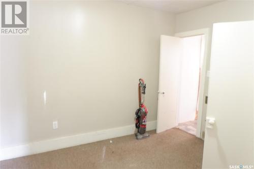 206 7Th Avenue W, Assiniboia, SK - Indoor Photo Showing Other Room