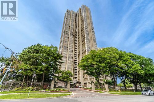 710 - 2045 Lake Shore Boulevard W, Toronto, ON - Outdoor With Facade