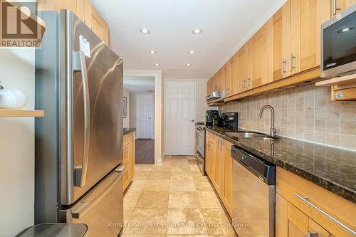 710 - 2045 Lake Shore Boulevard W, Toronto, ON - Indoor Photo Showing Kitchen