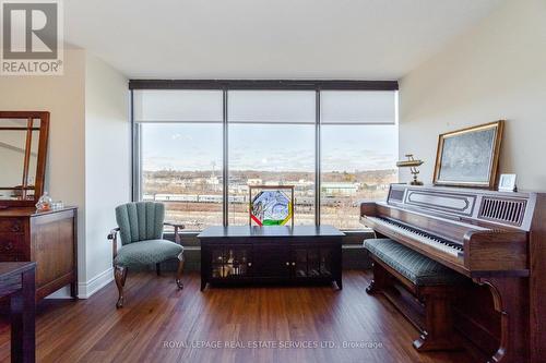 710 - 2045 Lake Shore Boulevard W, Toronto, ON - Indoor