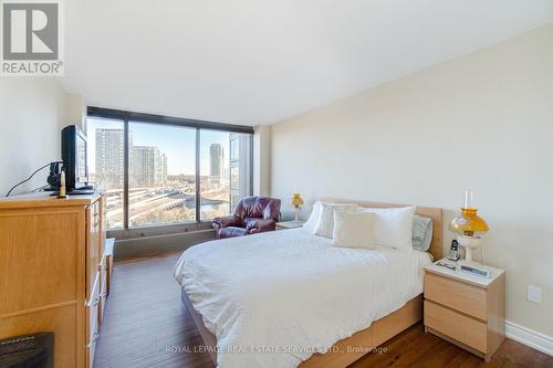 710 - 2045 Lake Shore Boulevard W, Toronto, ON - Indoor Photo Showing Bedroom