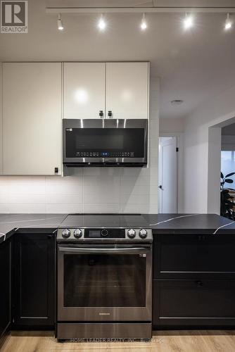 902 - 5280 Lakeshore Road, Burlington, ON - Indoor Photo Showing Kitchen