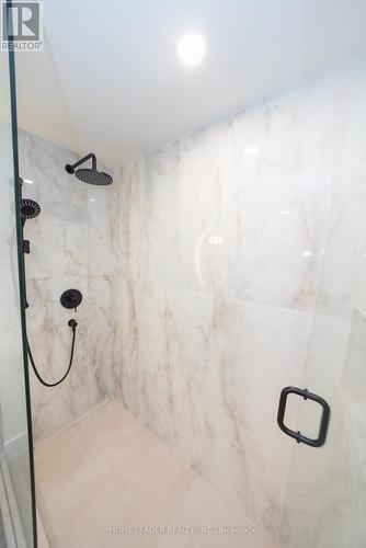 902 - 5280 Lakeshore Road, Burlington, ON - Indoor Photo Showing Bathroom