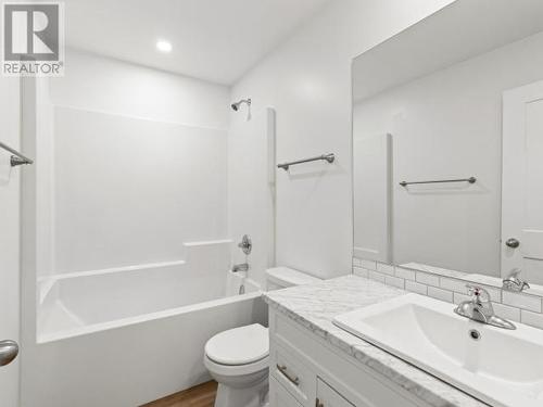 43 Eugene Avenue, Whitehorse, YT - Indoor Photo Showing Bathroom