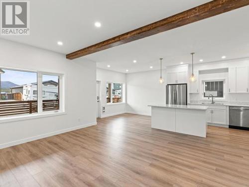 43 Eugene Avenue, Whitehorse, YT - Indoor Photo Showing Kitchen With Upgraded Kitchen