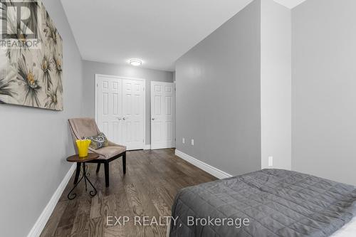 95 Tomahawk Drive, Grimsby, ON - Indoor Photo Showing Bedroom