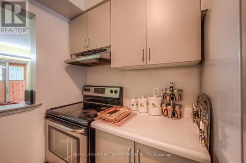 451 Auden Road, Guelph, ON - Indoor Photo Showing Kitchen