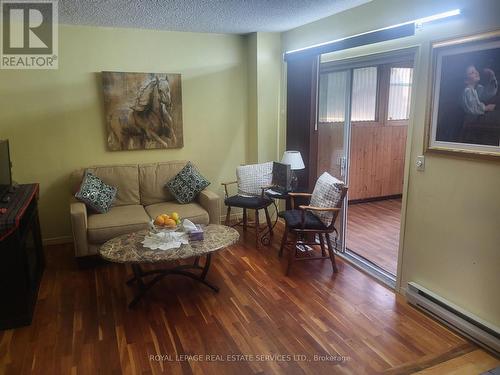 451 Auden Road, Guelph, ON - Indoor Photo Showing Living Room