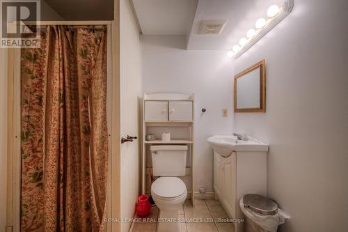 451 Auden Road, Guelph, ON - Indoor Photo Showing Bathroom