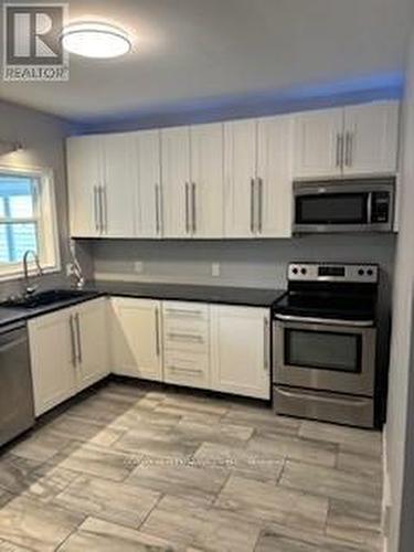 14 Clinton Street, Hamilton, ON - Indoor Photo Showing Kitchen With Upgraded Kitchen