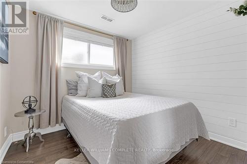 46 Terrace Drive, Hamilton, ON - Indoor Photo Showing Bedroom