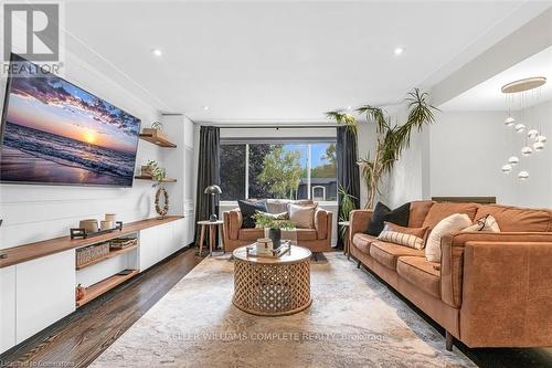 46 Terrace Drive, Hamilton, ON - Indoor Photo Showing Living Room