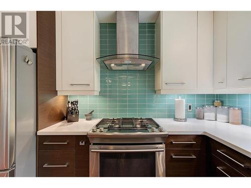 5139 Lakeshore Road, Kelowna, BC - Indoor Photo Showing Kitchen With Upgraded Kitchen