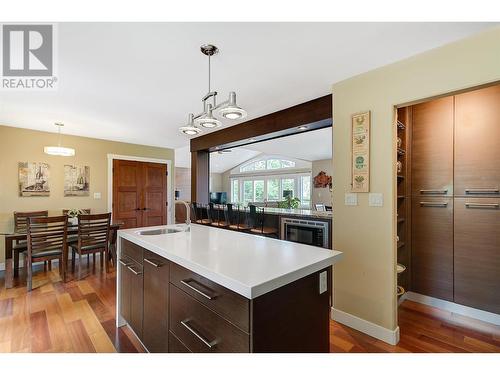 5139 Lakeshore Road, Kelowna, BC - Indoor