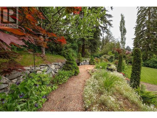 5139 Lakeshore Road, Kelowna, BC - Outdoor