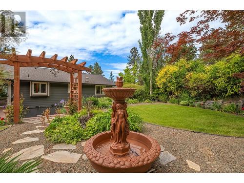 5139 Lakeshore Road, Kelowna, BC - Outdoor