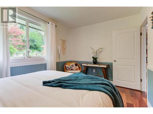 5139 Lakeshore Road, Kelowna, BC - Indoor Photo Showing Bedroom