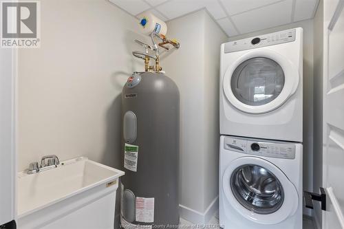 7887 Edgar Unit# 305, Windsor, ON - Indoor Photo Showing Laundry Room