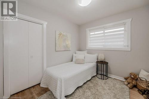 10 Greenwood Avenue, Cambridge, ON - Indoor Photo Showing Bedroom