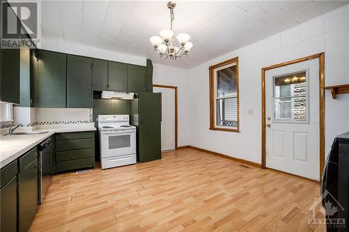 50 Mcgill Street, Smiths Falls, ON - Indoor Photo Showing Kitchen