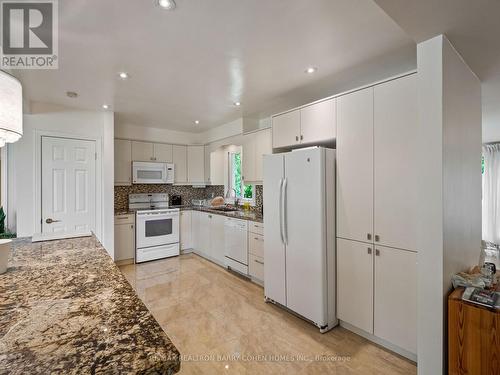 120 Laurentide Drive, Toronto, ON - Indoor Photo Showing Kitchen