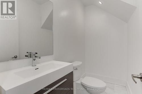 Th16 - 270 Davenport Road, Toronto, ON - Indoor Photo Showing Bathroom