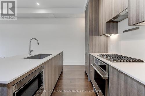 Th16 - 270 Davenport Road, Toronto, ON - Indoor Photo Showing Kitchen With Upgraded Kitchen