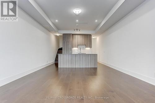 Th16 - 270 Davenport Road, Toronto, ON - Indoor Photo Showing Kitchen