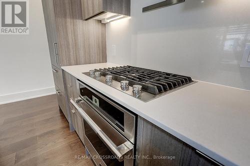 Th16 - 270 Davenport Road, Toronto, ON - Indoor Photo Showing Kitchen