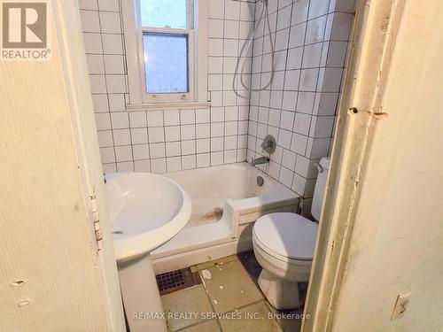 70 Drayton Avenue, Toronto, ON - Indoor Photo Showing Bathroom