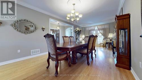 40 Meadow Ridge Court, Vaughan, ON - Indoor Photo Showing Dining Room