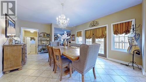 40 Meadow Ridge Court, Vaughan, ON - Indoor Photo Showing Dining Room