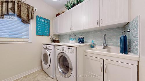 40 Meadow Ridge Court, Vaughan, ON - Indoor Photo Showing Laundry Room