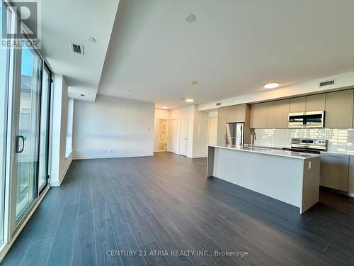 Ph02 - 101 Cathedral High Street, Markham, ON - Indoor Photo Showing Kitchen With Stainless Steel Kitchen