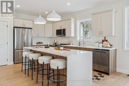 1311 Heritage Line S, Otonabee-South Monaghan, ON - Indoor Photo Showing Kitchen With Upgraded Kitchen