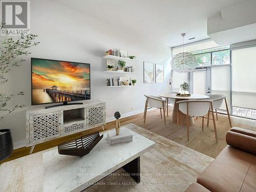 Th 2 - 21 Churchill Avenue, Toronto, ON - Indoor Photo Showing Living Room