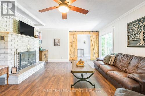 21 Robert Street E, Penetanguishene, ON - Indoor Photo Showing Living Room With Fireplace