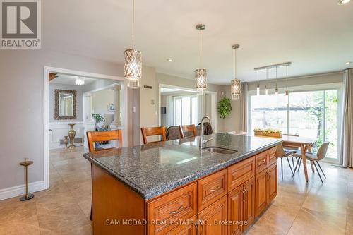 3006 Cornish Road, Mississauga, ON - Indoor Photo Showing Kitchen With Upgraded Kitchen