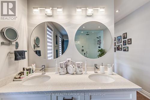 10 Clover Avenue, Cambridge, ON - Indoor Photo Showing Bathroom