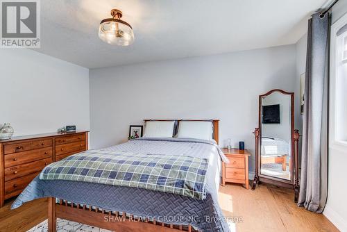 10 Clover Avenue, Cambridge, ON - Indoor Photo Showing Bedroom