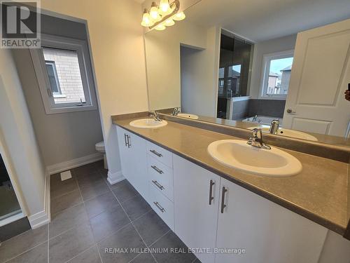 813 Knights Lane, Woodstock, ON - Indoor Photo Showing Bathroom